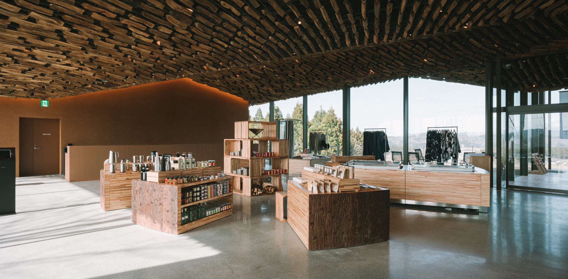 ストア | Snow Peak FIELD SUITE SPA HEADQUARTERS