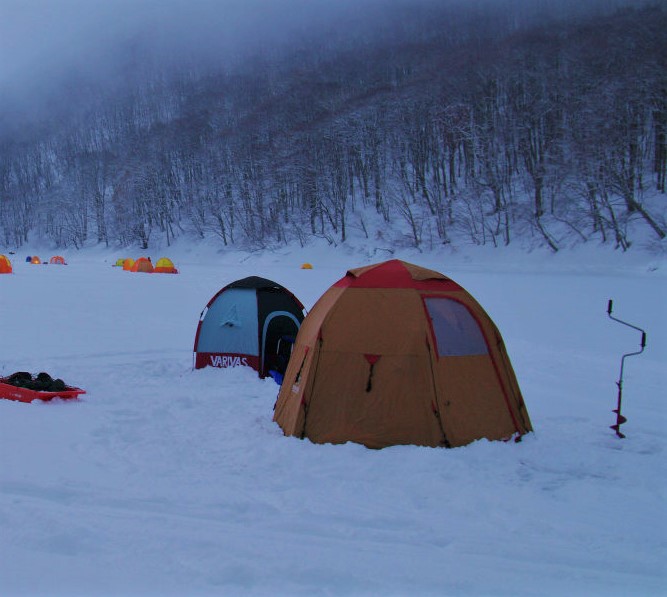 冬の野遊び、ワカサギ釣りのすすめ ｜ THE SNOW PEAK WAY