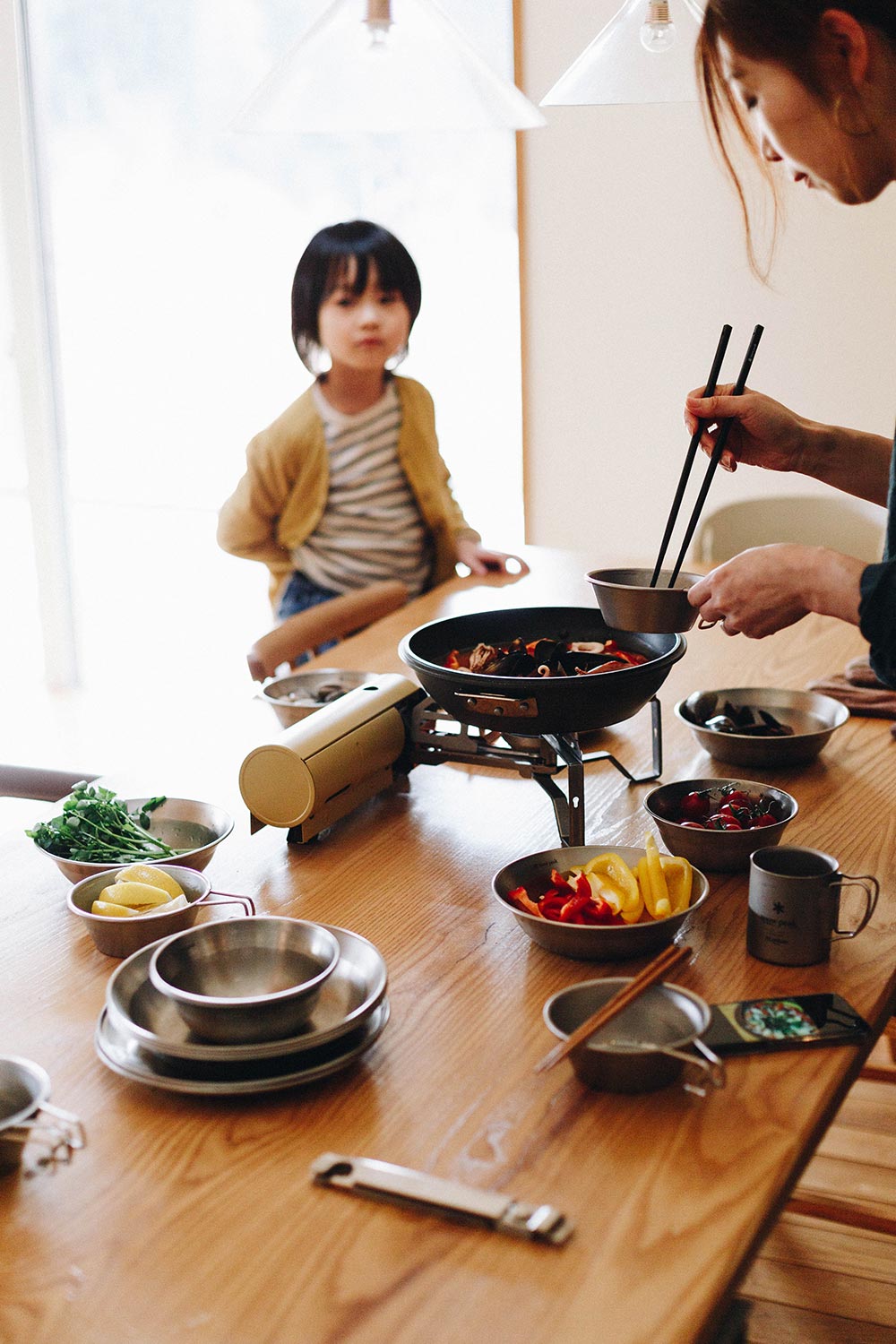 仲間や家族と集い、語らう。人と人がつながる時間をつくりたい。